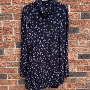 🍀3 for $25🍀 Pennington floral top
